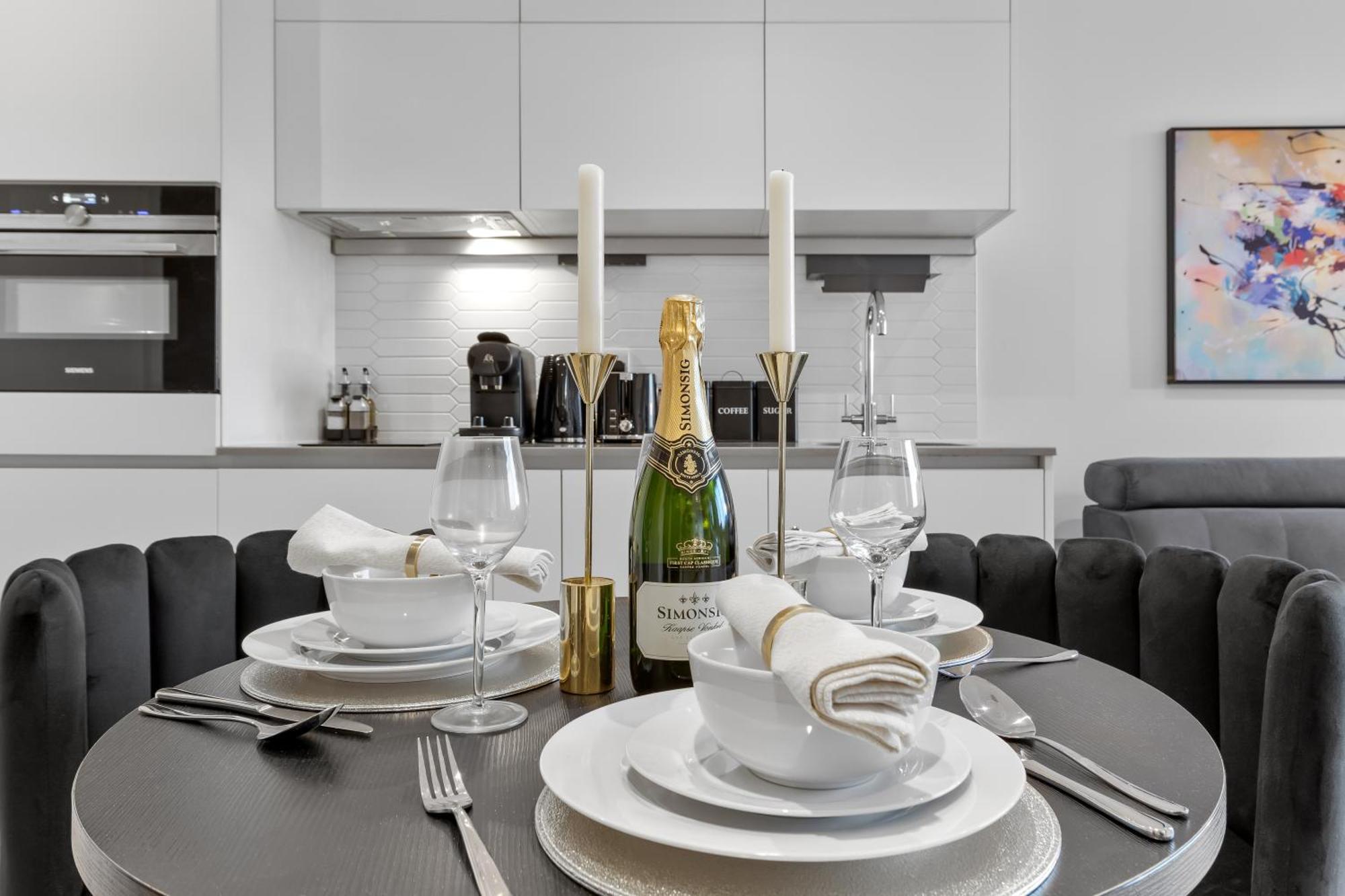 Stylish Retreats On Olympic Way Daire Londra Dış mekan fotoğraf